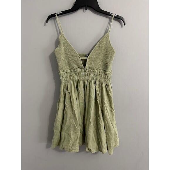 Very J olive green adj. straps mini dress lined Sz Small - Picture 1 of 8